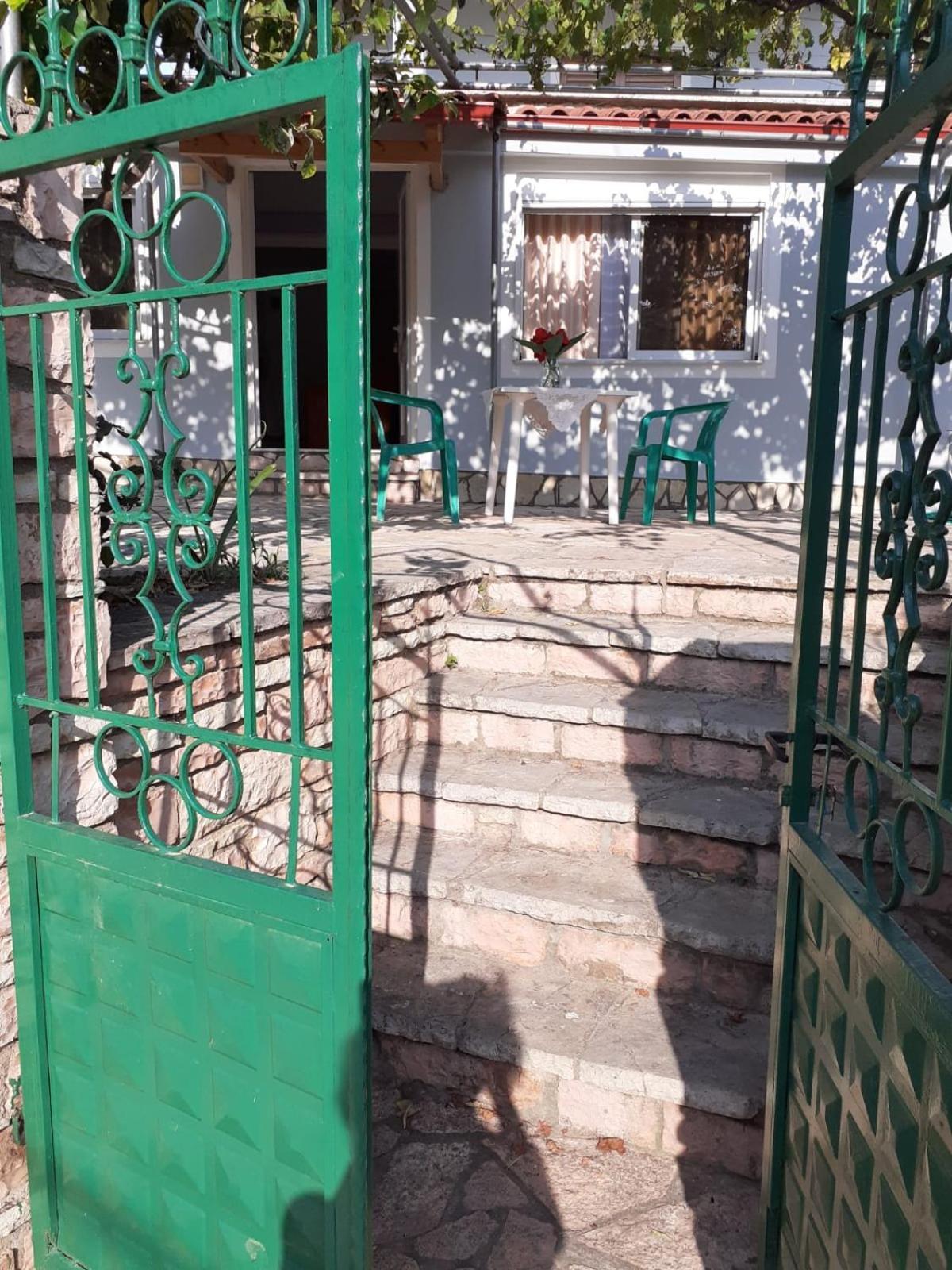 Coral Guesthouse ساراندا المظهر الخارجي الصورة